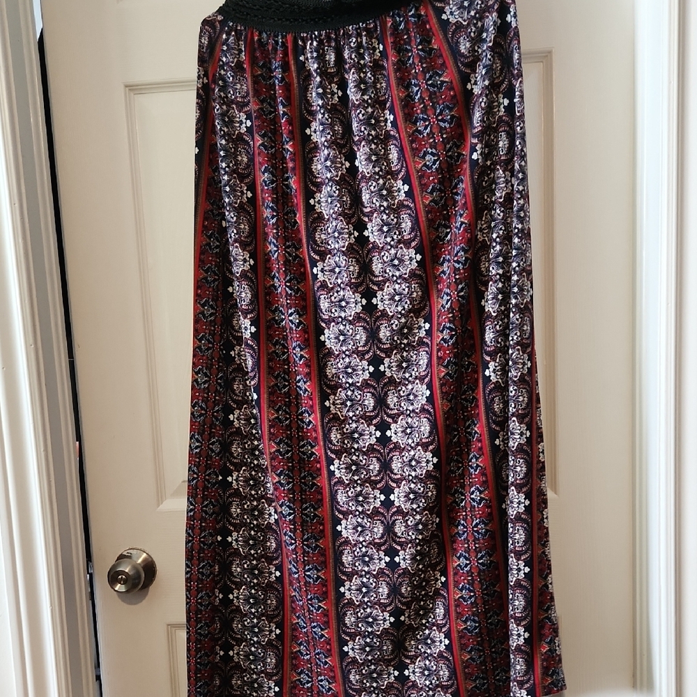 SWS Black and Red And Purple Patterned Women's Skirt Sz Med